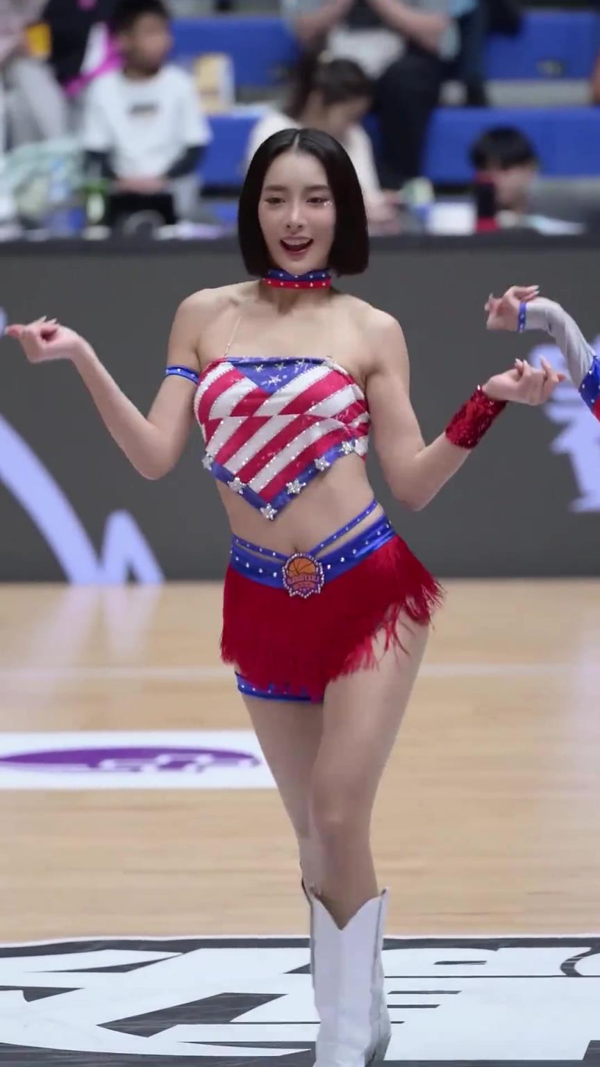 太離譜了 ！幾乎是完美女人！